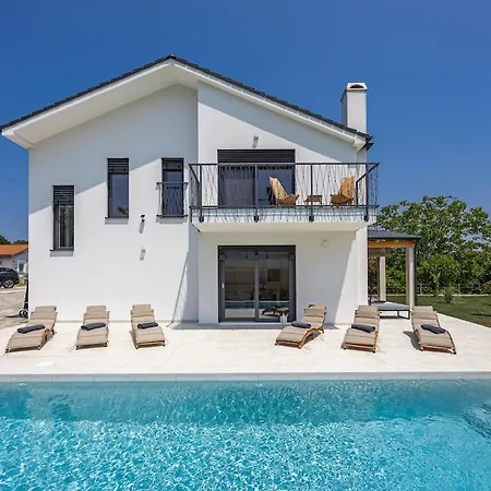 Enja In Tranquille Village With Heated Salted Pool Villa