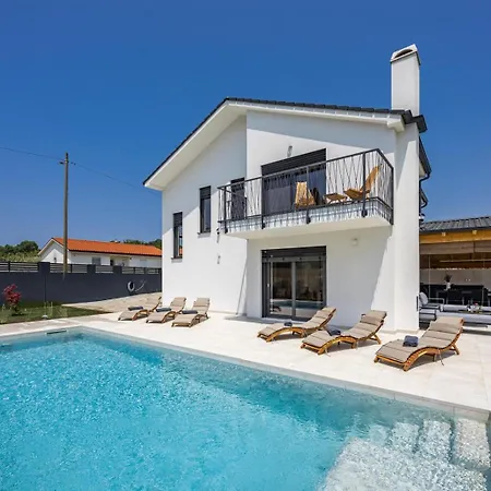 Enja In Tranquille Village With Heated Salted Pool Vila Vintijan